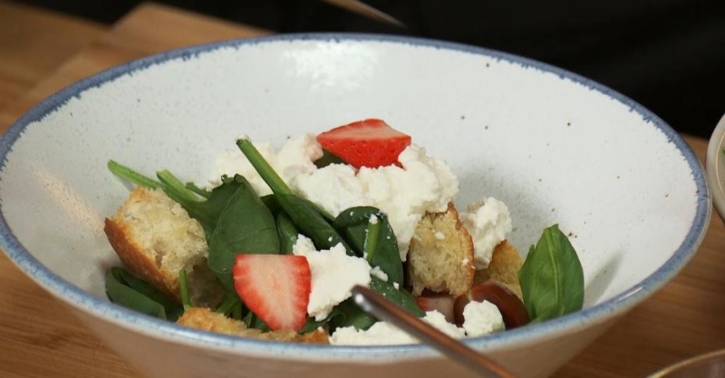 Салат &laquo;Панцанелла&raquo;