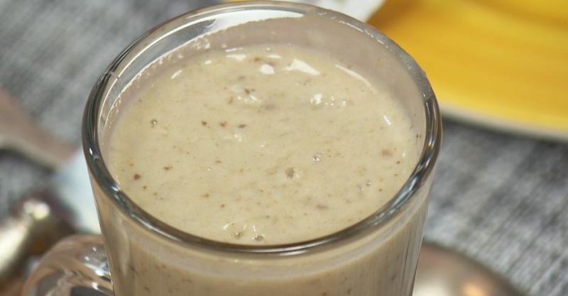 Смузи&nbsp;с авокадо&nbsp;с черносливом